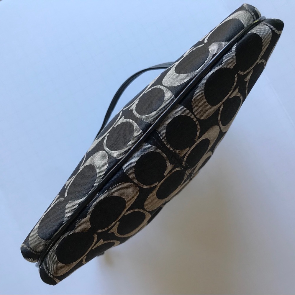 *Coach Black/Gray Fabric Large Wristlet - Picture 4 of 8